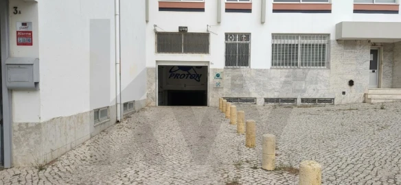 Garagem para Arrendamento em Algés, Linda-A-Velha e Cruz Quebrada-Dafundo