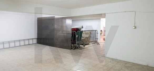 Garagem para Arrendamento em Algés, Linda-A-Velha e Cruz Quebrada-Dafundo