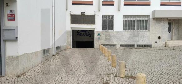 Armazém para Arrendamento em Algés, Linda-A-Velha e Cruz Quebrada-Dafundo
