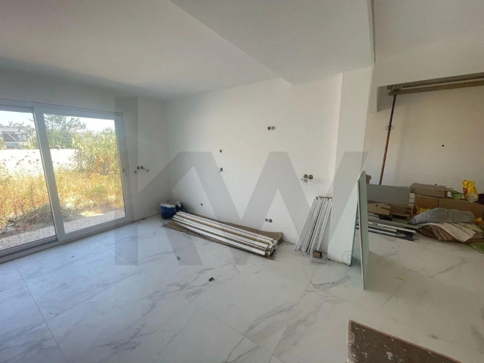 Moradia T4 para Venda em Portimão Foto 1