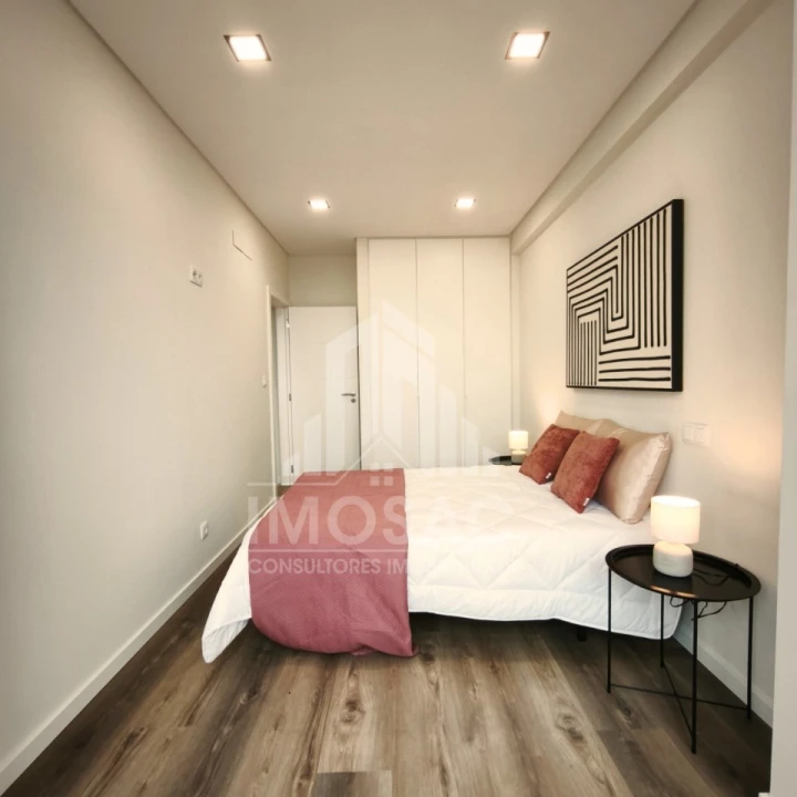 Apartamento T3 para Venda em Benfica Foto 4