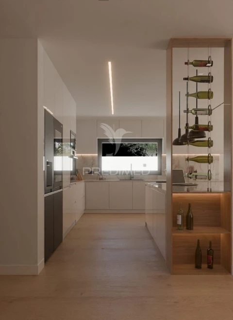 Moradia T4 para Venda em Meia Via