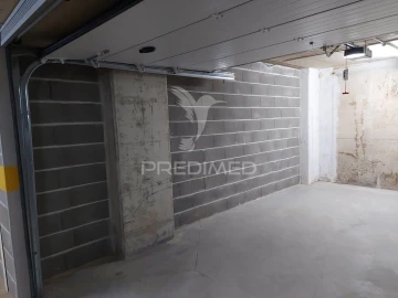 Garagem para Arrendamento em Portimão