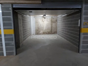 Garagem para Arrendamento em Portimão