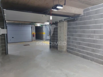 Garagem para Arrendamento em Portimão