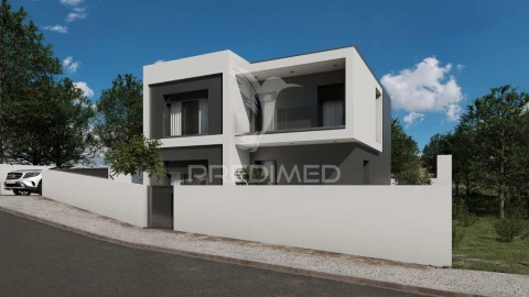 Moradia T4 para Venda em Meia Via