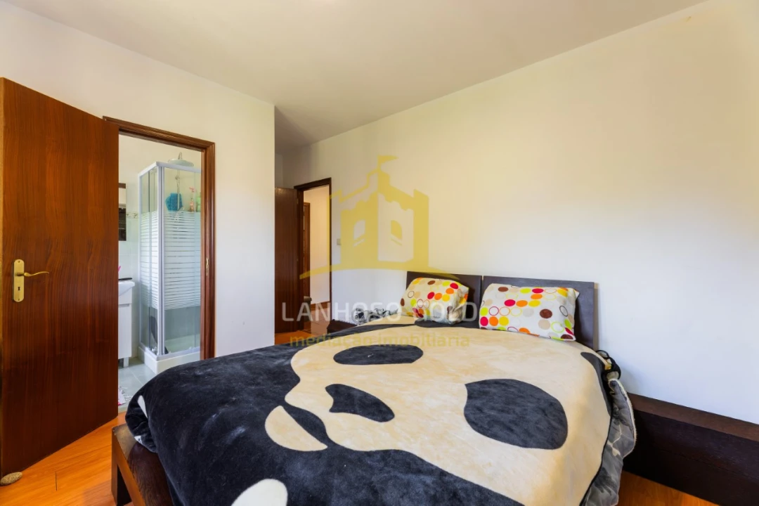 Moradia T3 para Venda em Azere Foto 3