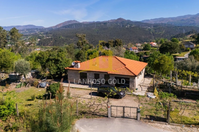 Moradia T3 para Venda em Azere Foto 11