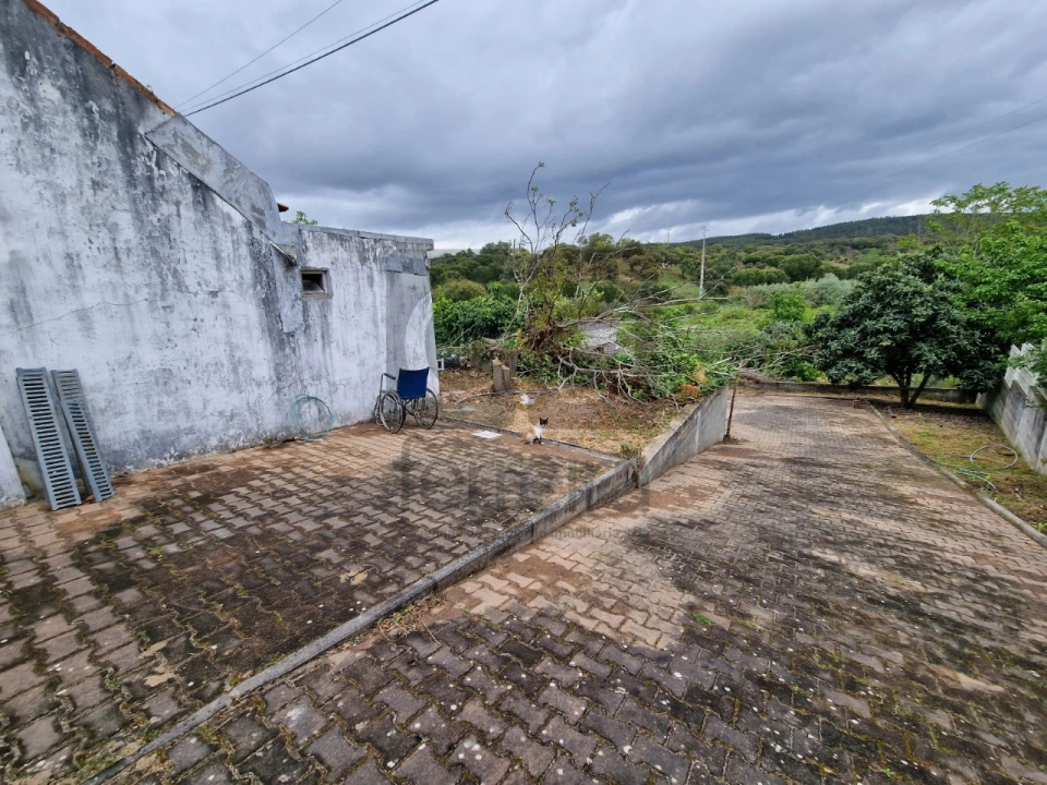 Moradia T2 para Venda em Vale de Cavalos Foto 3