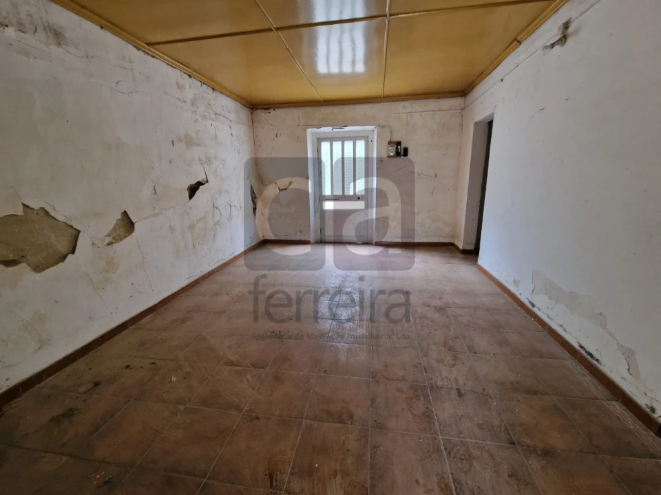 Moradia T2 para Venda em Vale de Cavalos Foto 11