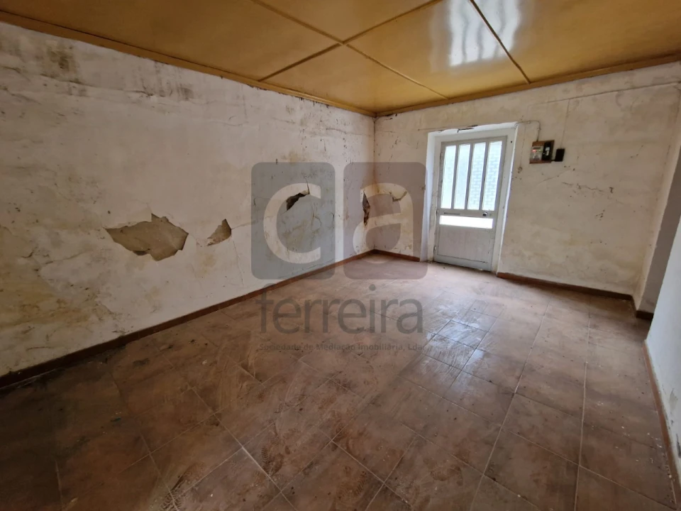 Moradia T2 para Venda em Vale de Cavalos Foto 12