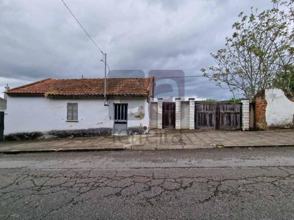Moradia T2 para Venda em Vale de Cavalos Foto 2