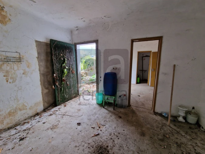 Moradia T2 para Venda em Vale de Cavalos Foto 6