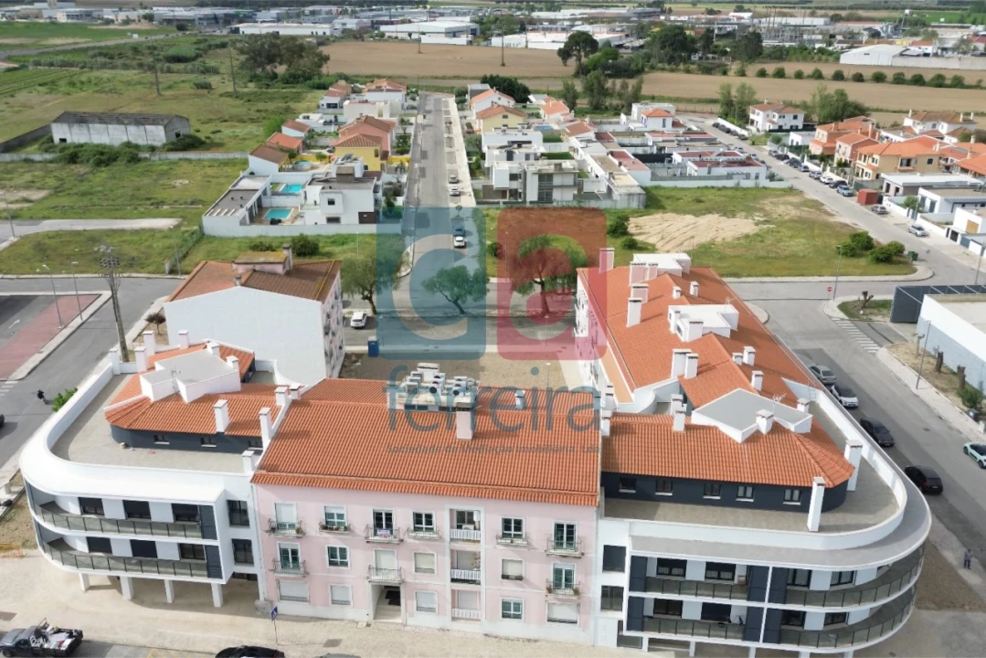 Apartamento T2 para Venda em Almeirim Foto 1