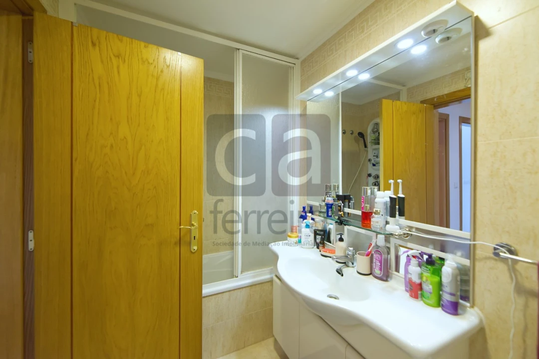 Apartamento T2 para Venda em Almeirim Foto 19