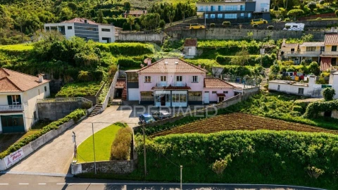 Moradia T3 para Venda em Santo Antonio da Serra