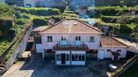 Moradia T3 para Venda em Santo Antonio da Serra