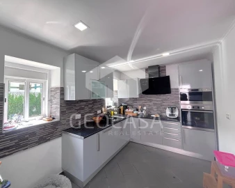 Moradia T2 para Venda em Algueirão-Mem Martins