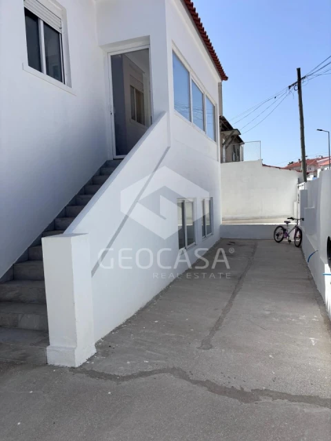 Moradia T2 para Venda em Algueirão-Mem Martins