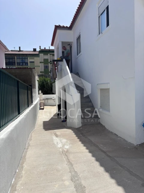 Moradia T2 para Venda em Algueirão-Mem Martins