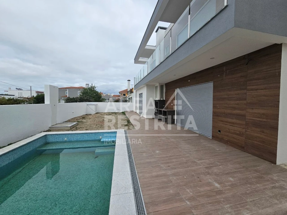 Moradia T4 para Venda em Azeitão (São Lourenço e São Simão) Foto 6