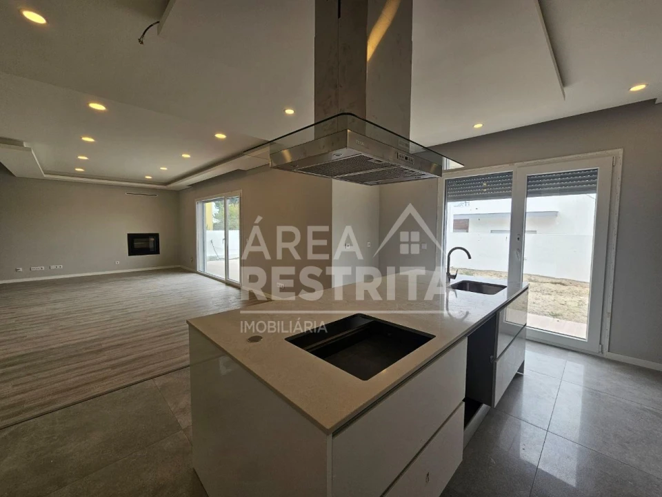 Moradia T4 para Venda em Azeitão (São Lourenço e São Simão) Foto 16