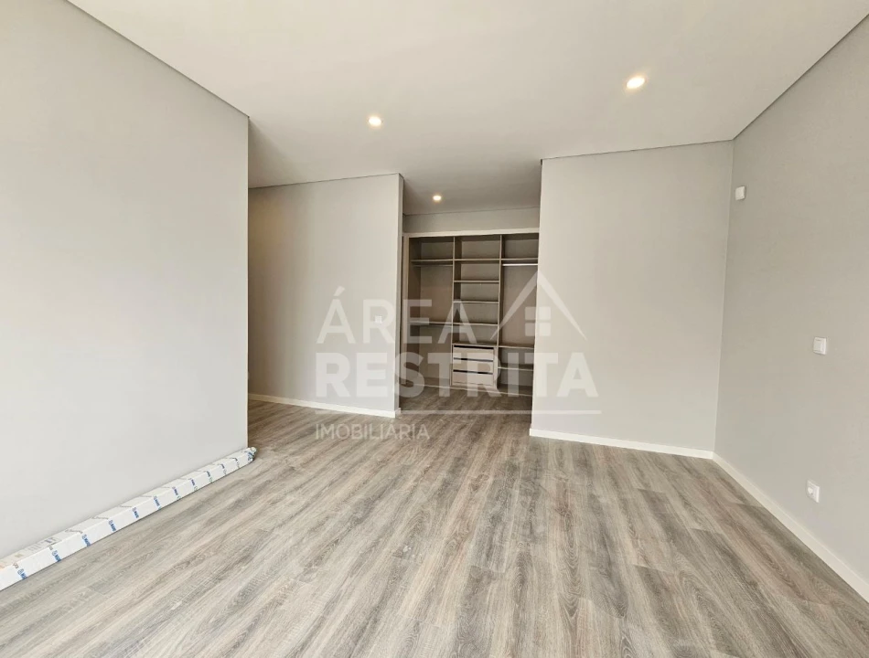 Moradia T4 para Venda em Azeitão (São Lourenço e São Simão) Foto 26