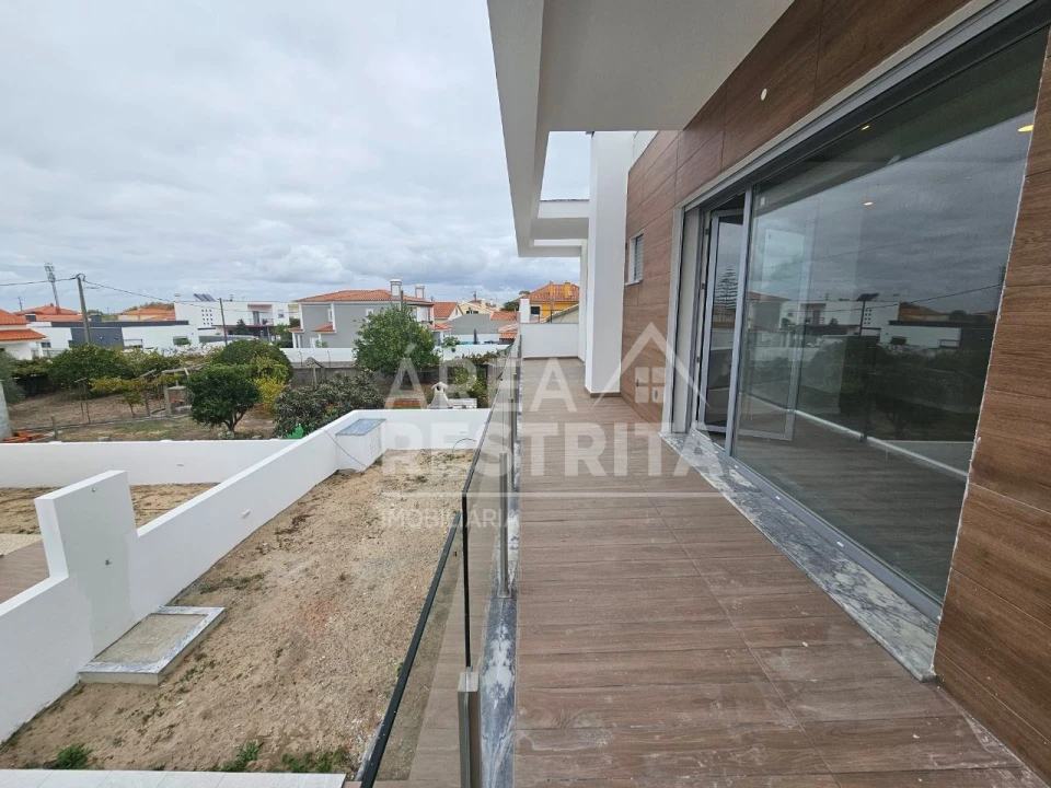 Moradia T4 para Venda em Azeitão (São Lourenço e São Simão) Foto 39