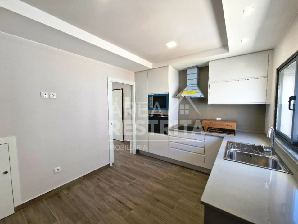 Moradia T3 para Venda em Quinta do Conde Foto 5