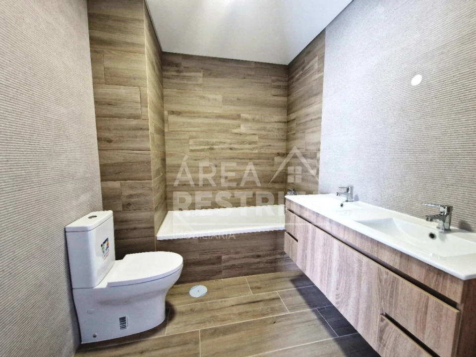 Moradia T3 para Venda em Quinta do Conde Foto 13