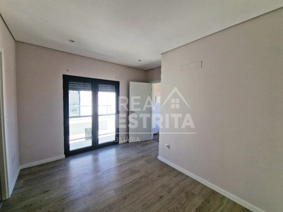 Moradia T3 para Venda em Quinta do Conde Foto 15
