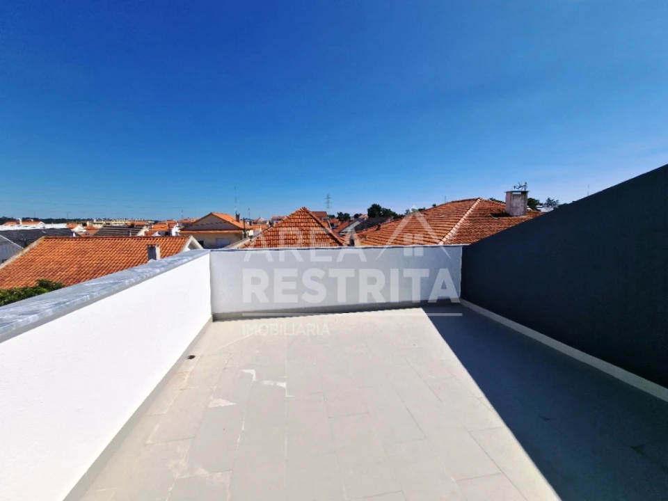 Moradia T3 para Venda em Quinta do Conde Foto 17