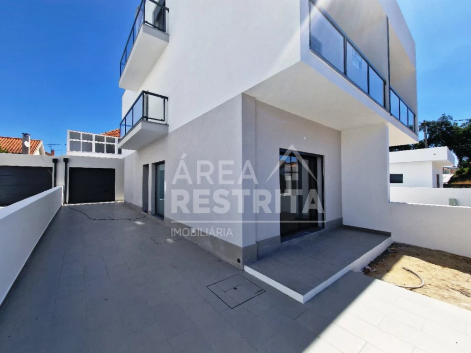 Moradia T3 para Venda em Quinta do Conde Foto 21