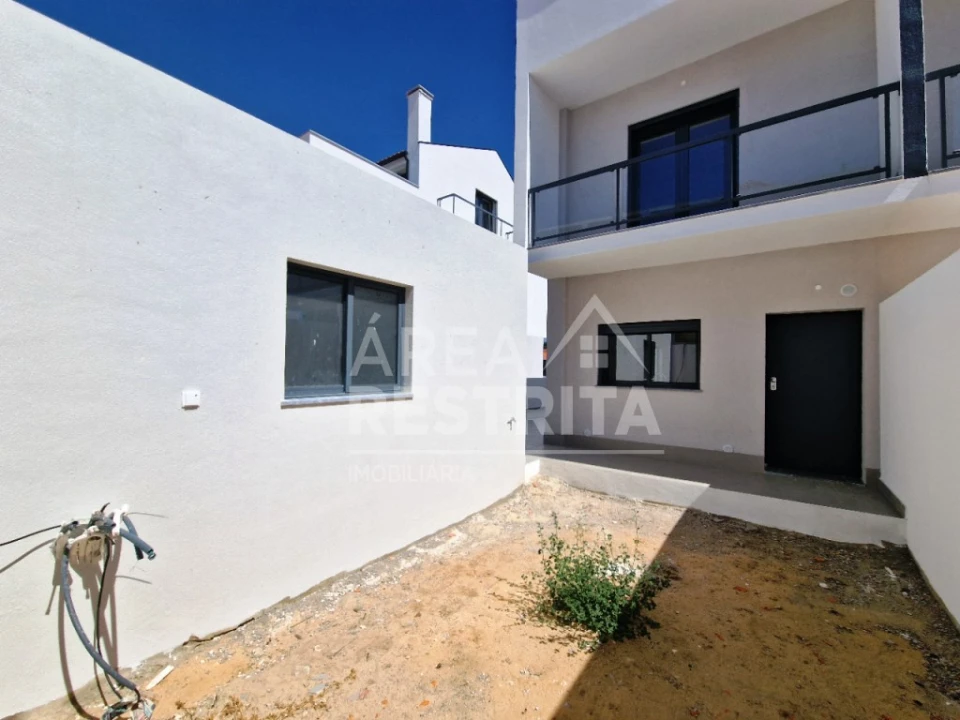 Moradia T3 para Venda em Quinta do Conde Foto 2