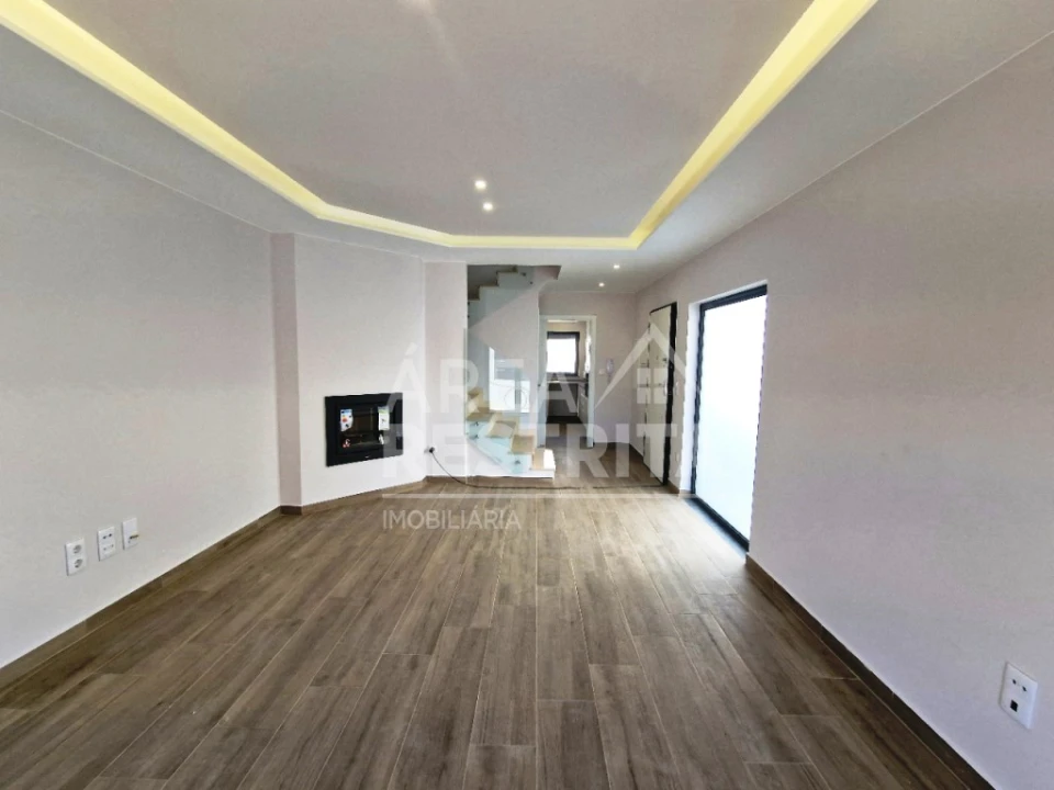 Moradia T3 para Venda em Quinta do Conde Foto 5