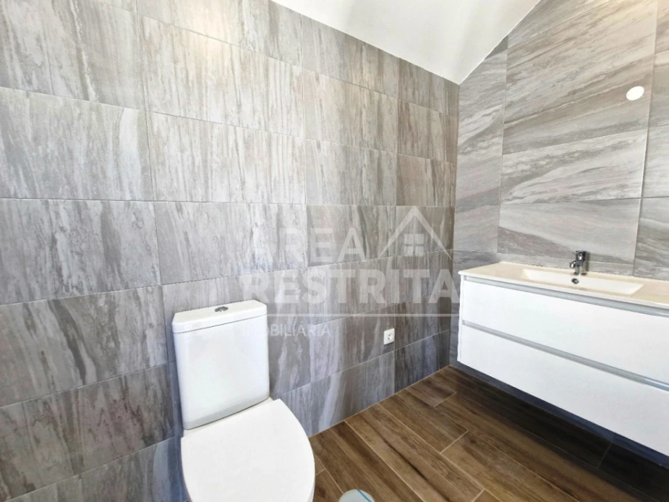 Moradia T3 para Venda em Quinta do Conde Foto 18