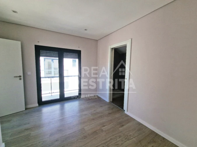 Moradia T3 para Venda em Quinta do Conde Foto 16