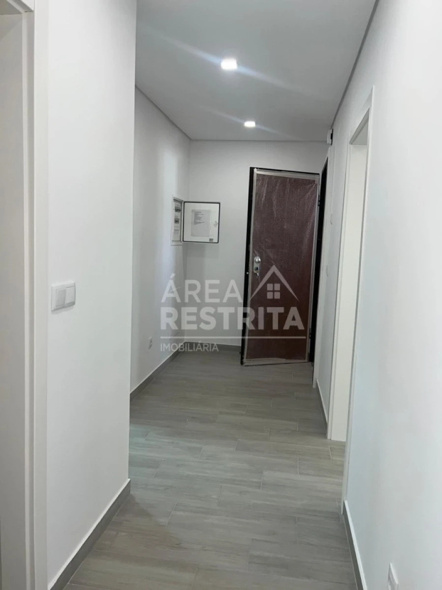 Apartamento T2 para Venda em Amora Foto 6