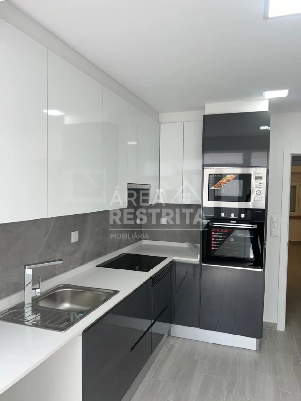 Apartamento T2 para Venda em Corroios Foto 2