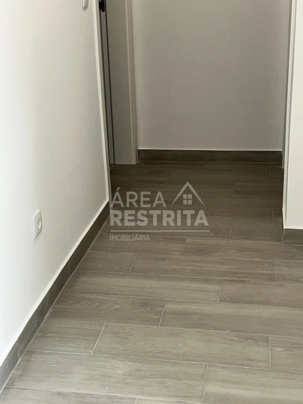 Apartamento T2 para Venda em Corroios Foto 3