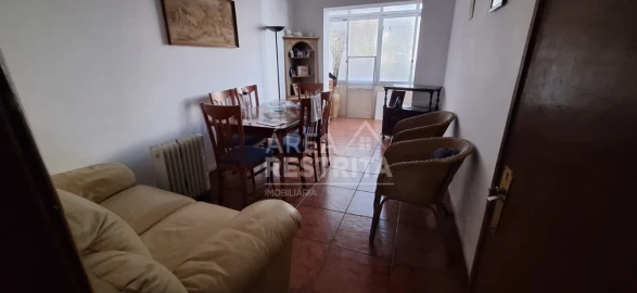Apartamento T2 para Venda em Laranjeiro e Feijó