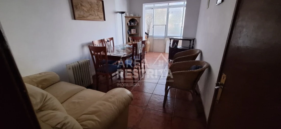 Apartamento T2 para Venda em Laranjeiro e Feijó Foto 2