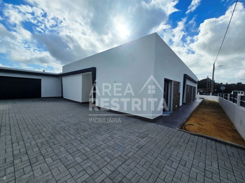 Moradia T3 para Venda em Quinta do Anjo Foto 2