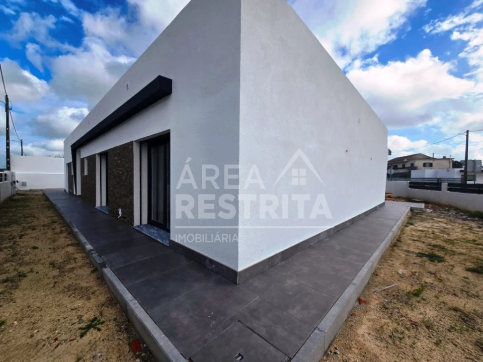 Moradia T3 para Venda em Quinta do Anjo Foto 5