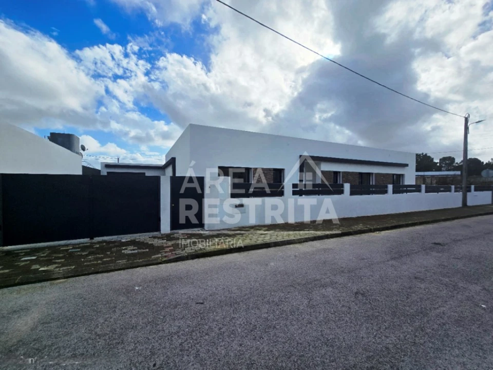 Moradia T3 para Venda em Quinta do Anjo Foto 6