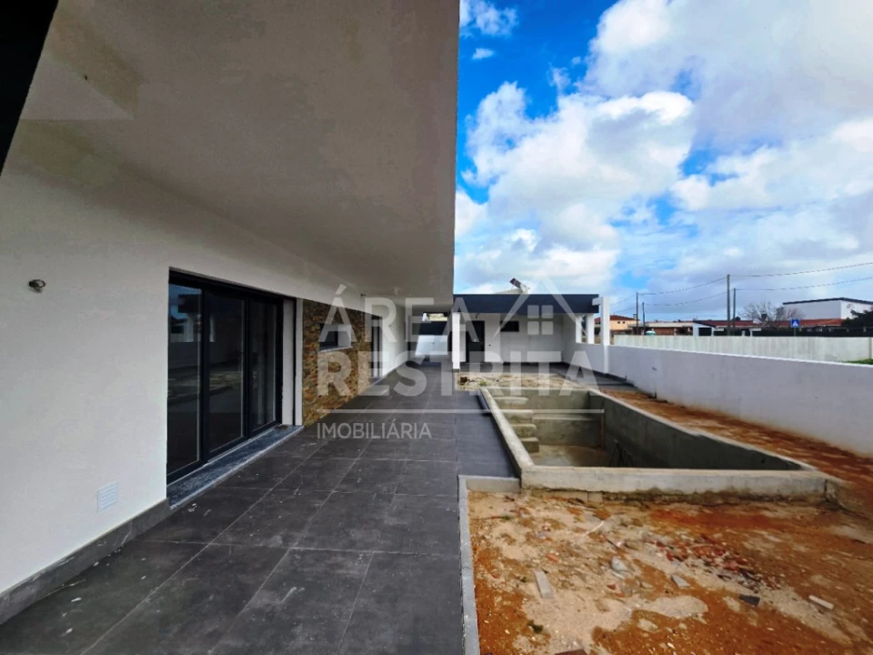 Moradia T3 para Venda em Quinta do Anjo Foto 13