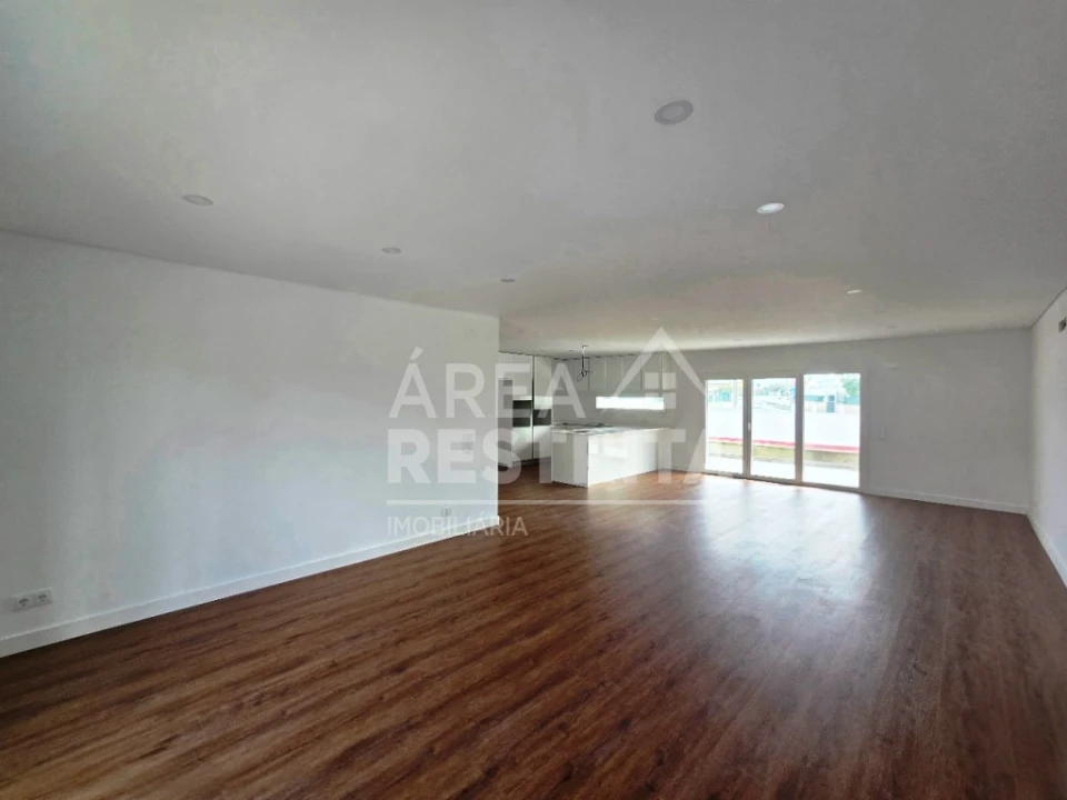 Moradia T3 para Venda em Quinta do Anjo Foto 16