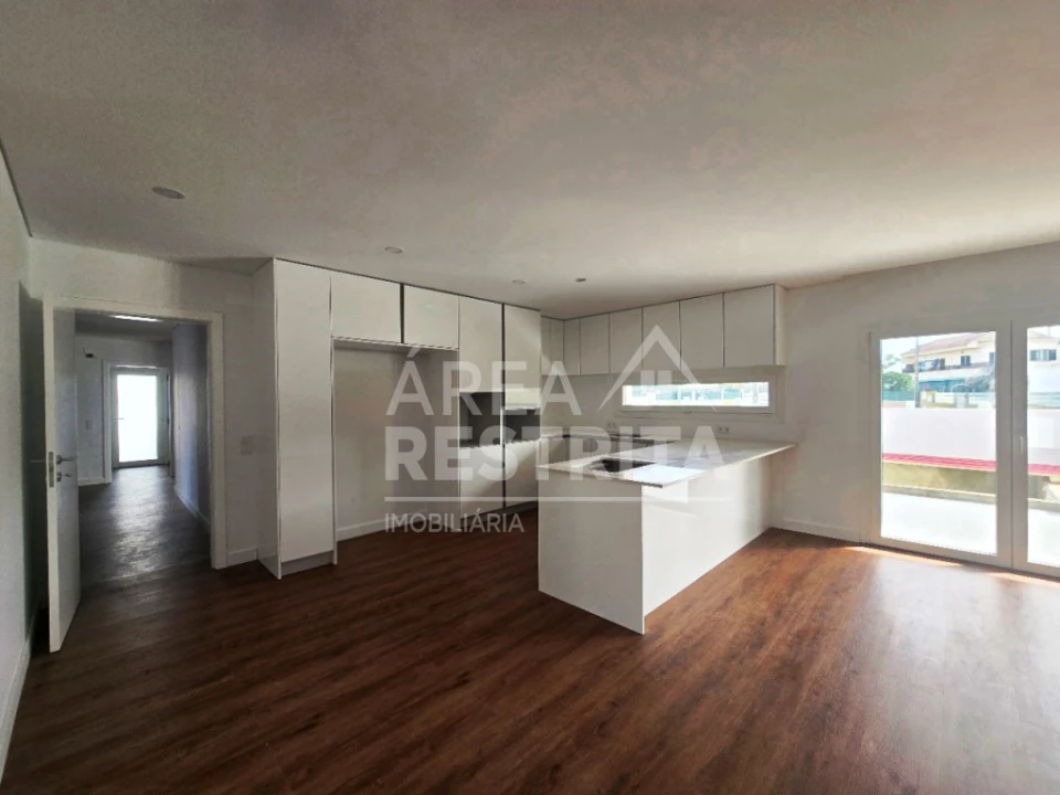 Moradia T3 para Venda em Quinta do Anjo Foto 18