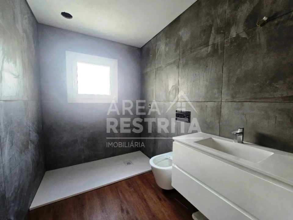 Moradia T3 para Venda em Quinta do Anjo Foto 26