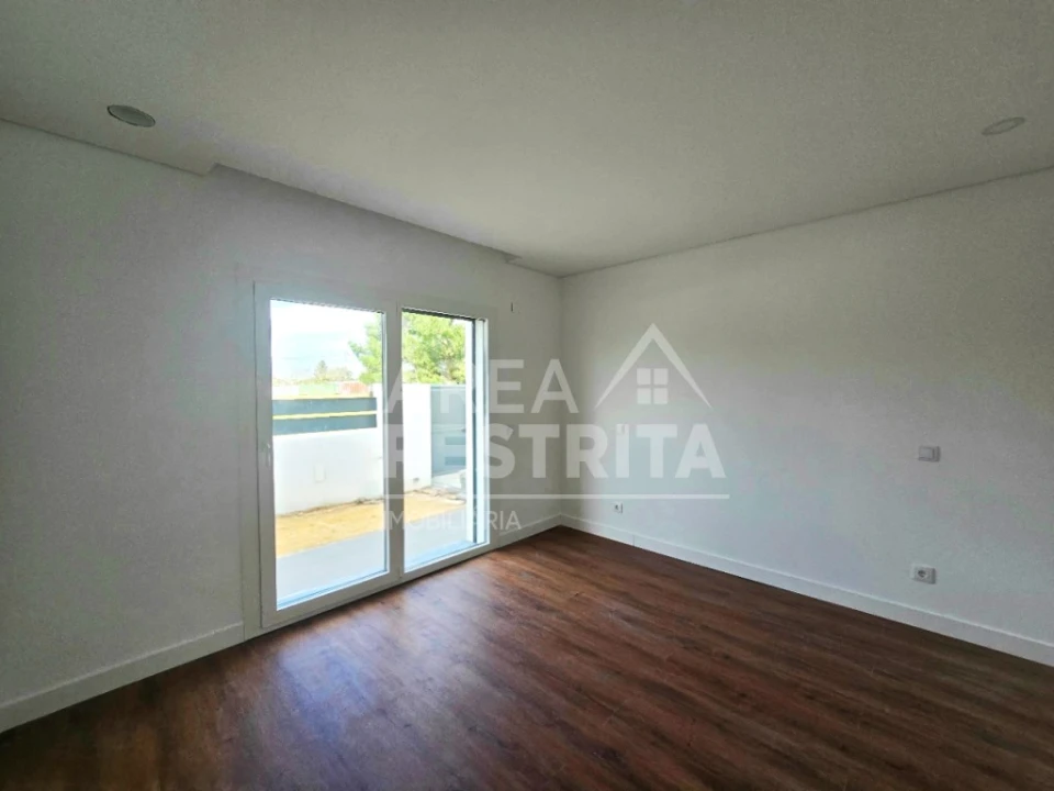 Moradia T3 para Venda em Quinta do Anjo Foto 28